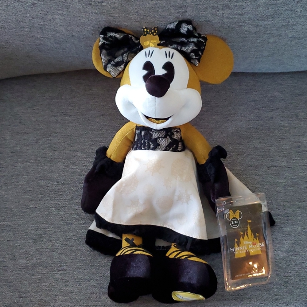 SOLD Minnie Main Attraction Pirate of the Caribbea